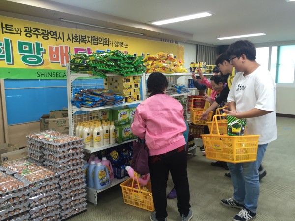 첨부 이미지 4-2016년 희망배달마차 나눔장터