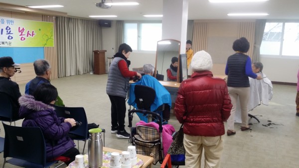 첨부 이미지 3-[이미용서비스]넷째주 화요일에 이미용서비스가 진행되어지고 있습니다.