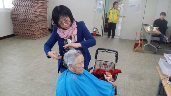 첨부 이미지 3-[이미용서비스]넷째주 화요일에 이미용서비스가 진행되어지고 있습니다.