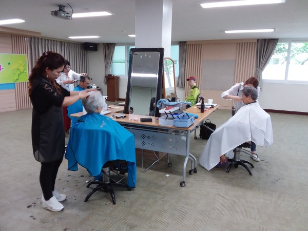 첨부 이미지 3-[이미용서비스]넷째주 화요일에 이미용서비스가 진행되어지고 있습니다.