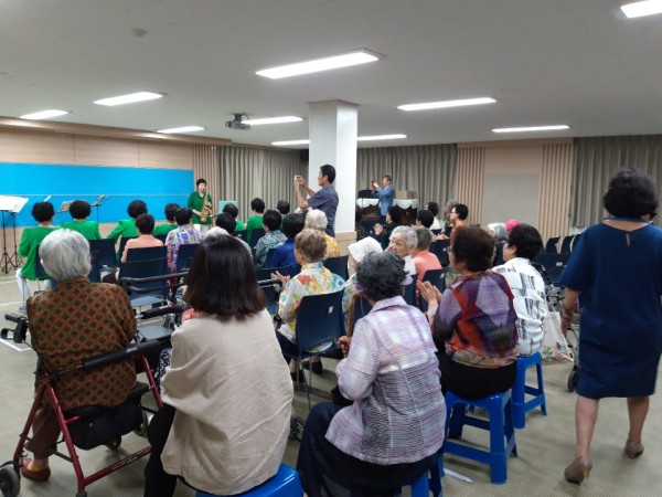 첨부 이미지 3-2019년 지역주민 문화행사 ‘재능나눔공연’