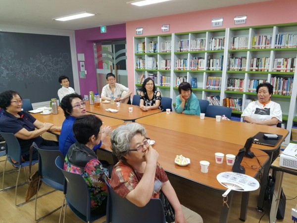 이미지 새창으로 크게보기 첨부 이미지 4-밤실마을 싱싱하우스 월례회의, 참여자교육