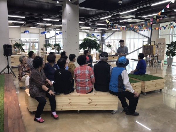 이미지 새창으로 크게보기 첨부 이미지 2-커뮤니티공간조성사업 우수기관 견학 활동